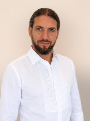 נדב עזריה, מנהל לקוחות